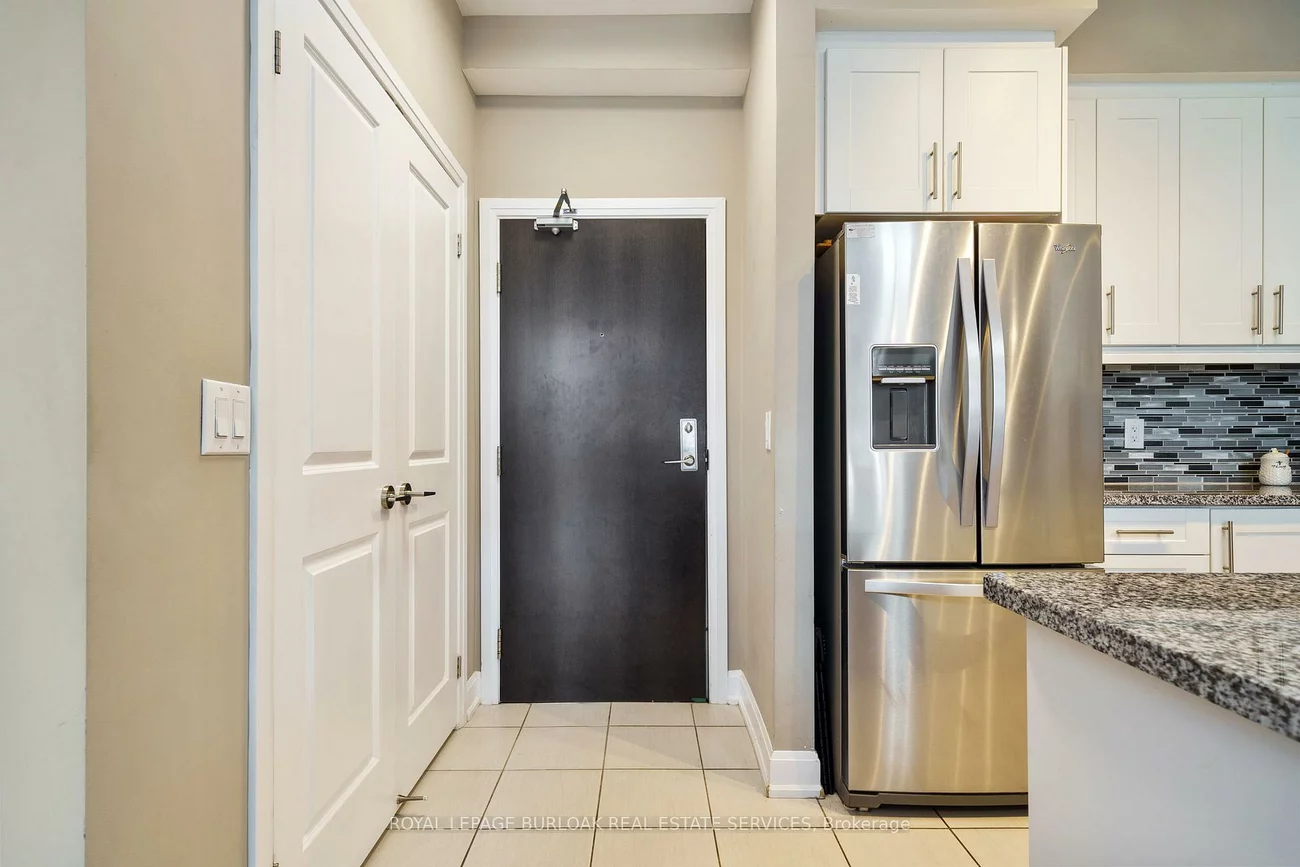 272, Georgian, 1015 - RO River Oaks, Oakville