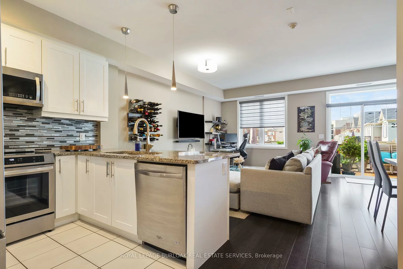 272, Georgian, 1015 - RO River Oaks, Oakville