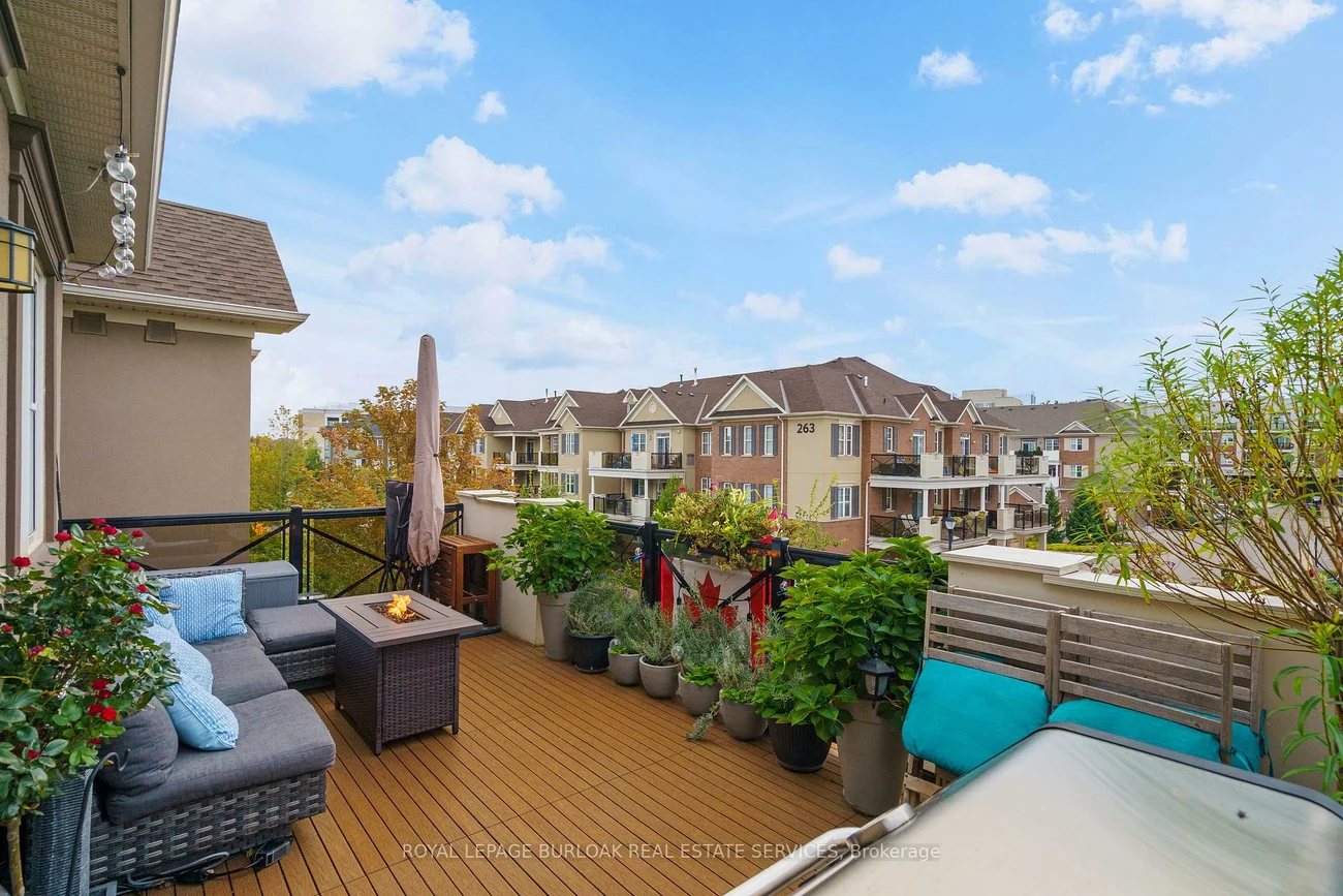 272, Georgian, 1015 - RO River Oaks, Oakville