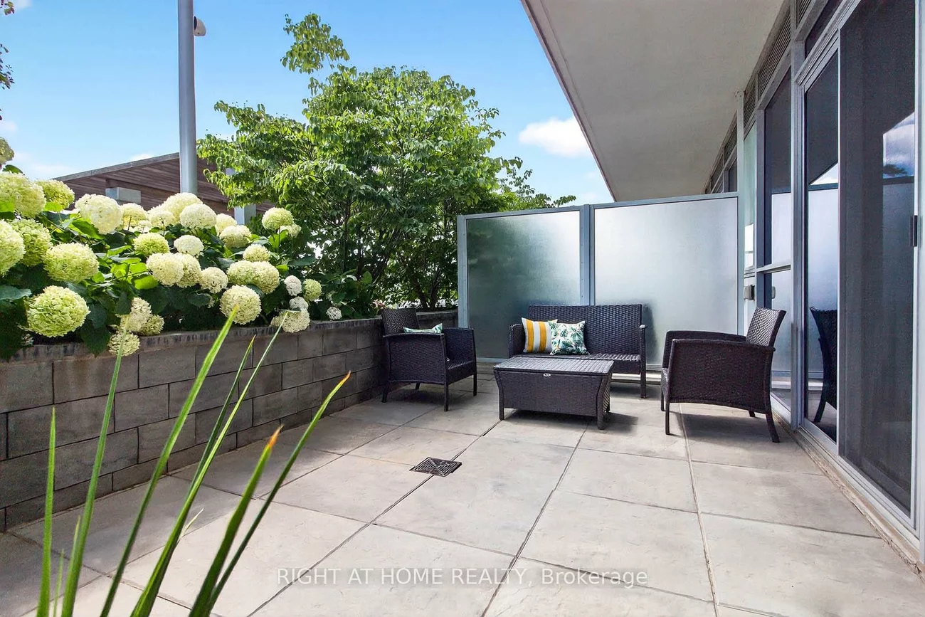 65, Speers, 1002 - CO Central, Oakville