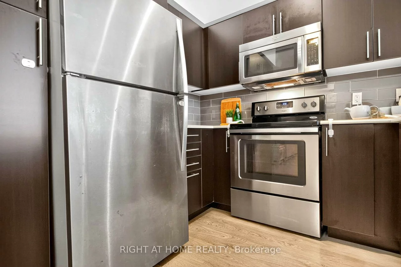 65, Speers, 1002 - CO Central, Oakville