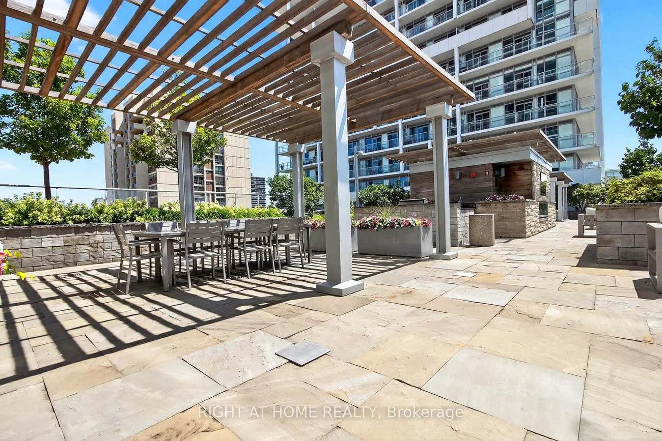 65, Speers, 1002 - CO Central, Oakville