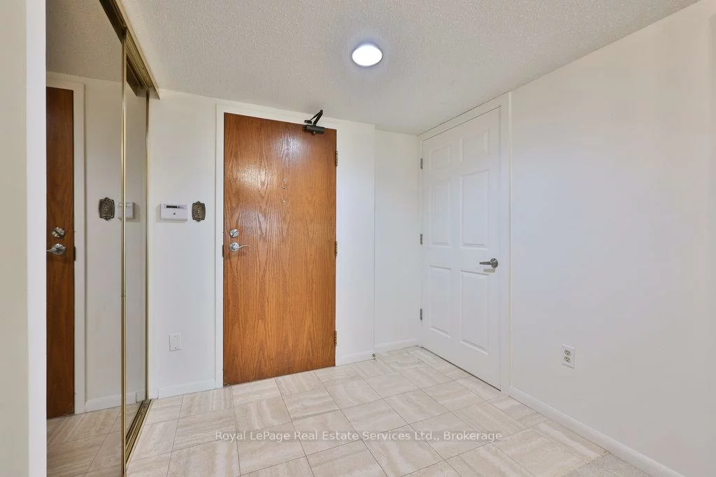 2170, Marine, 1001 - BR Bronte, Oakville