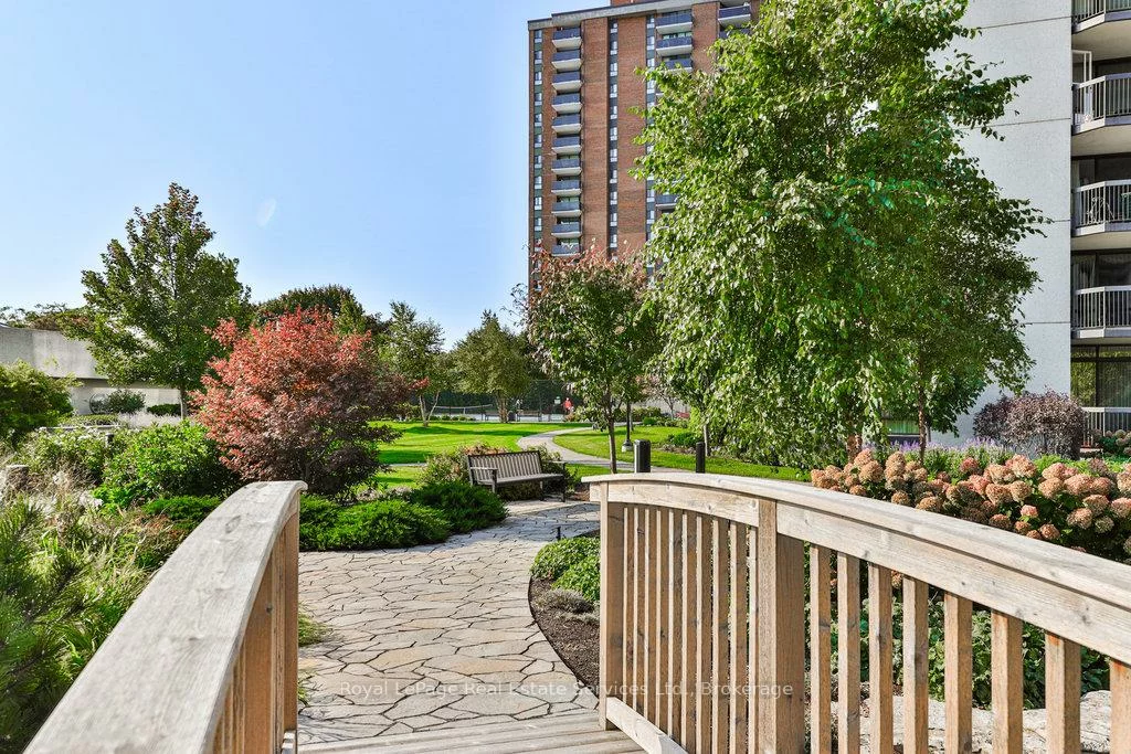 2170, Marine, 1001 - BR Bronte, Oakville