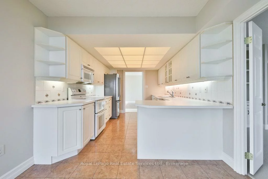 2170, Marine, 1001 - BR Bronte, Oakville