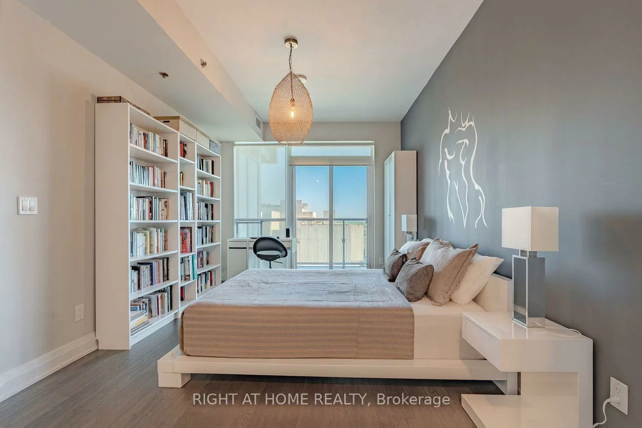 55, Speers, 1002 - CO Central, Oakville