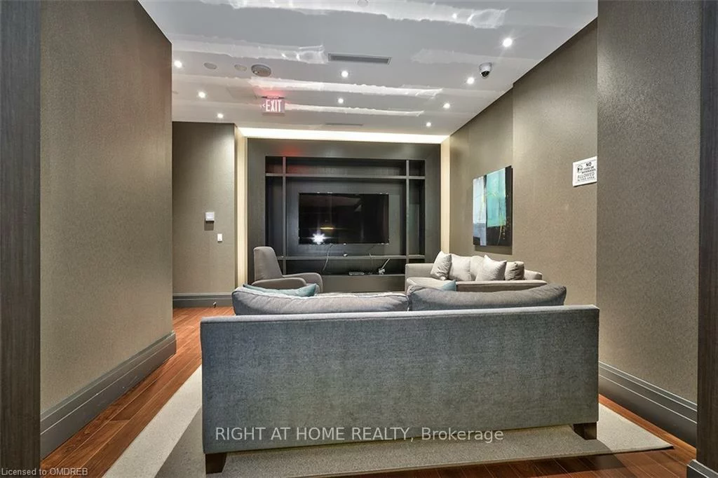 55, Speers, 1002 - CO Central, Oakville
