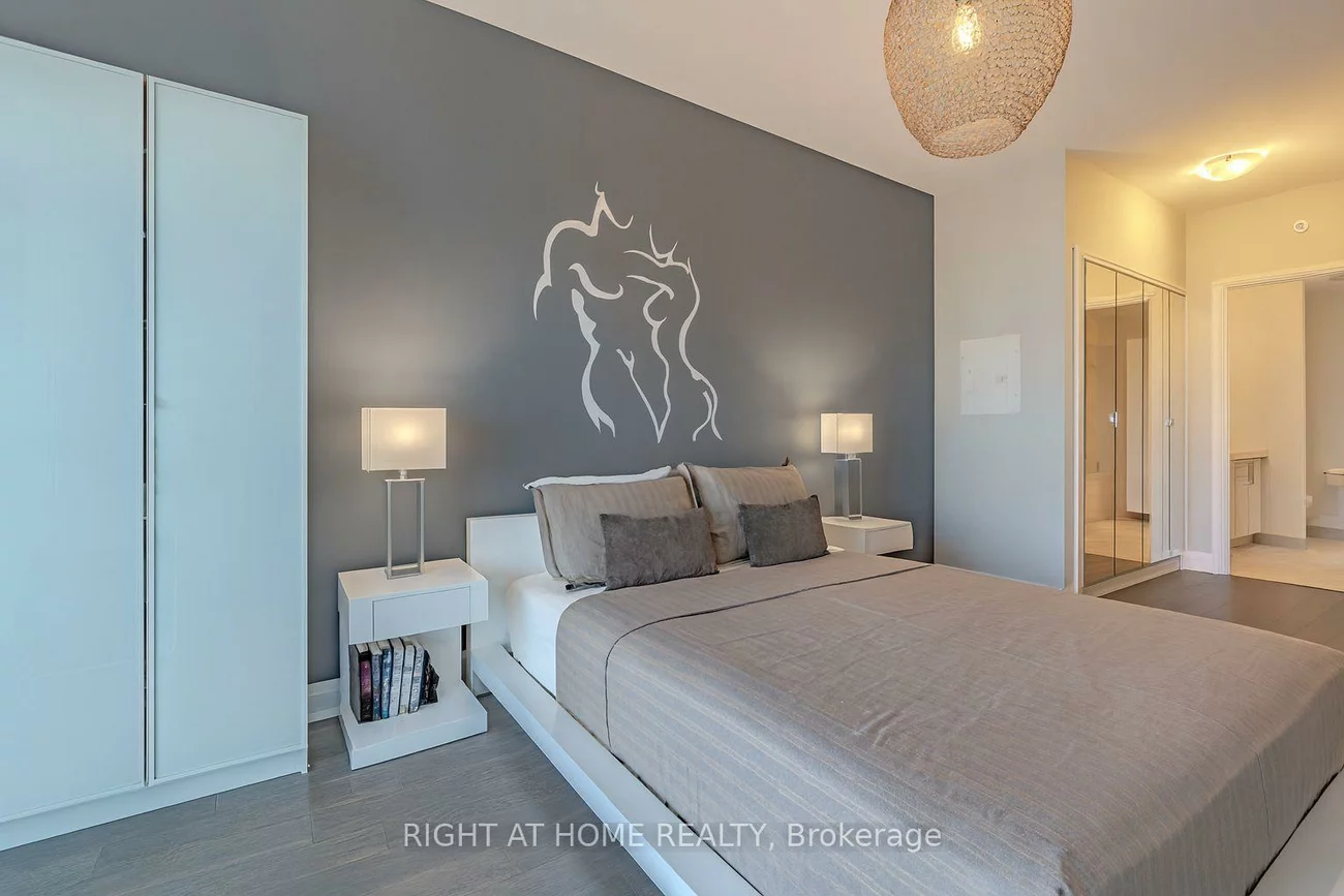 55, Speers, 1002 - CO Central, Oakville