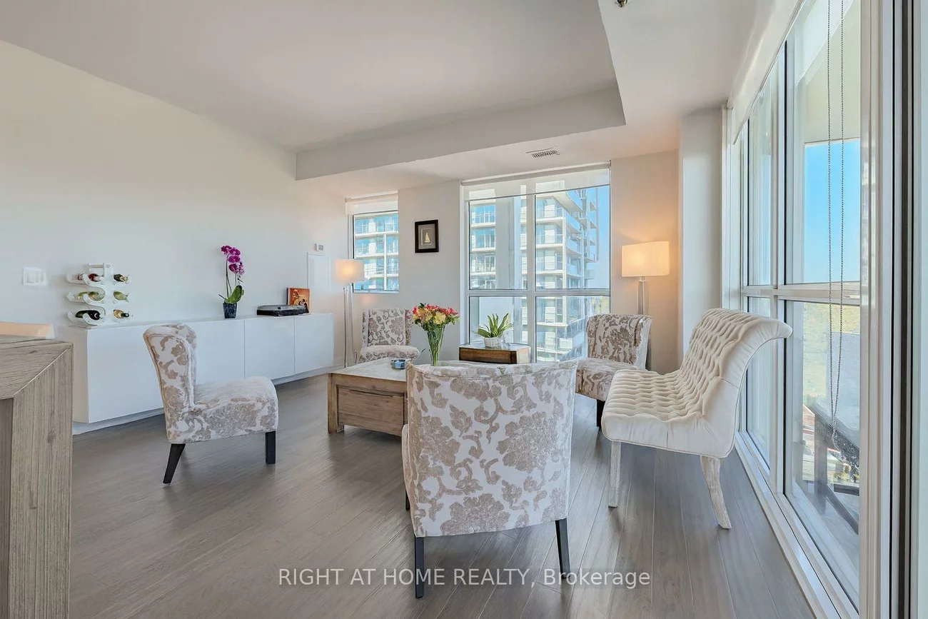55, Speers, 1002 - CO Central, Oakville