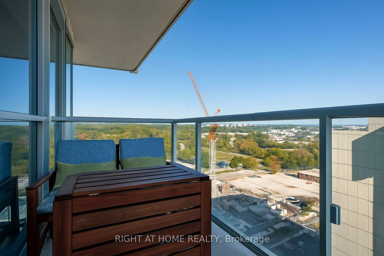 55, Speers, 1002 - CO Central, Oakville