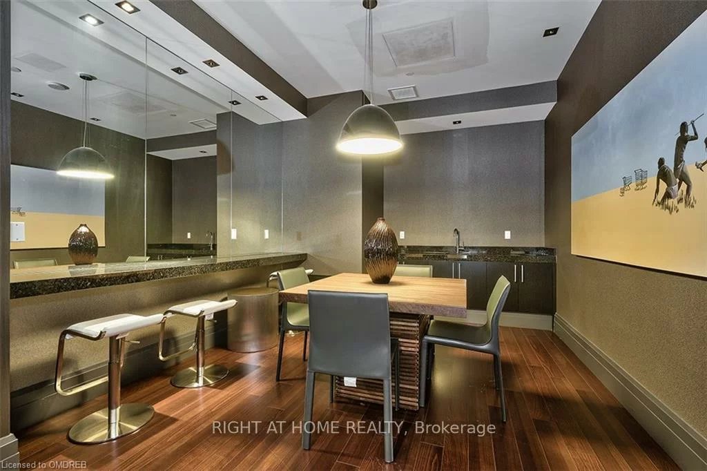 55, Speers, 1002 - CO Central, Oakville