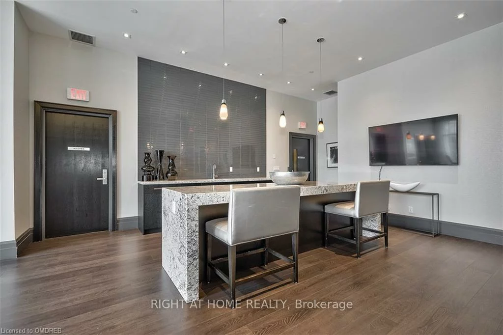 55, Speers, 1002 - CO Central, Oakville