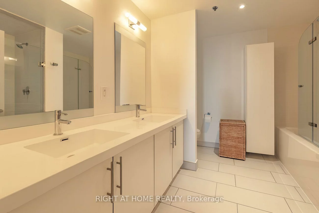 55, Speers, 1002 - CO Central, Oakville