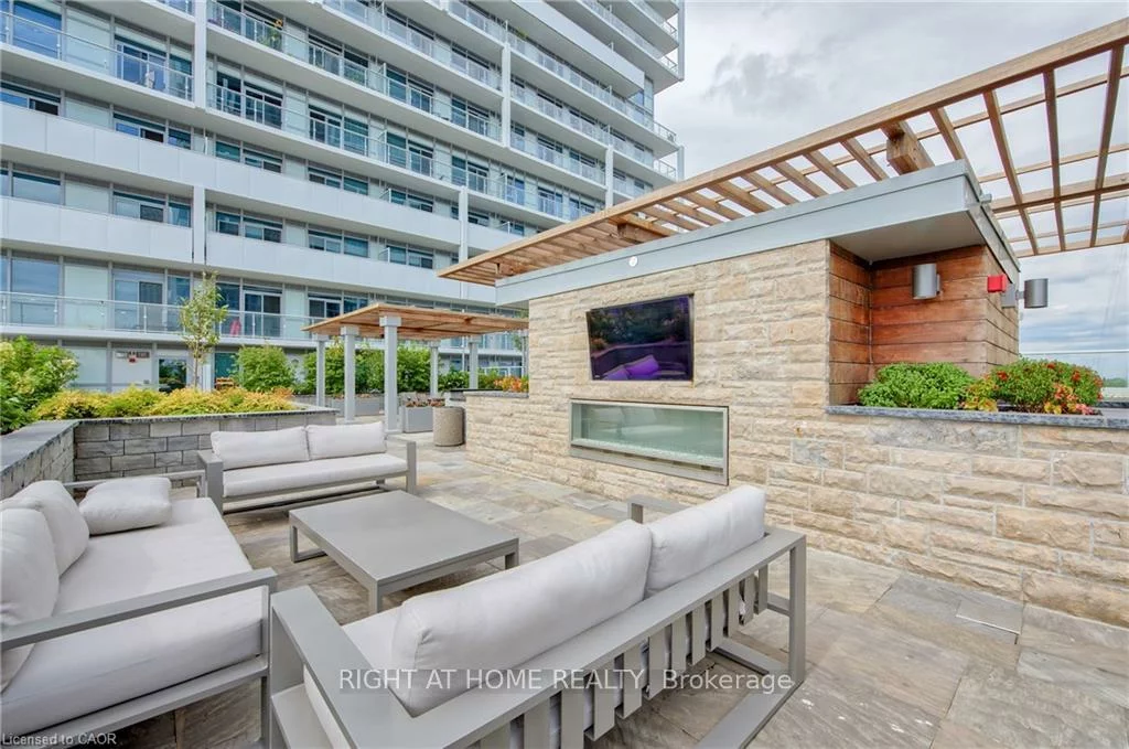 55, Speers, 1002 - CO Central, Oakville