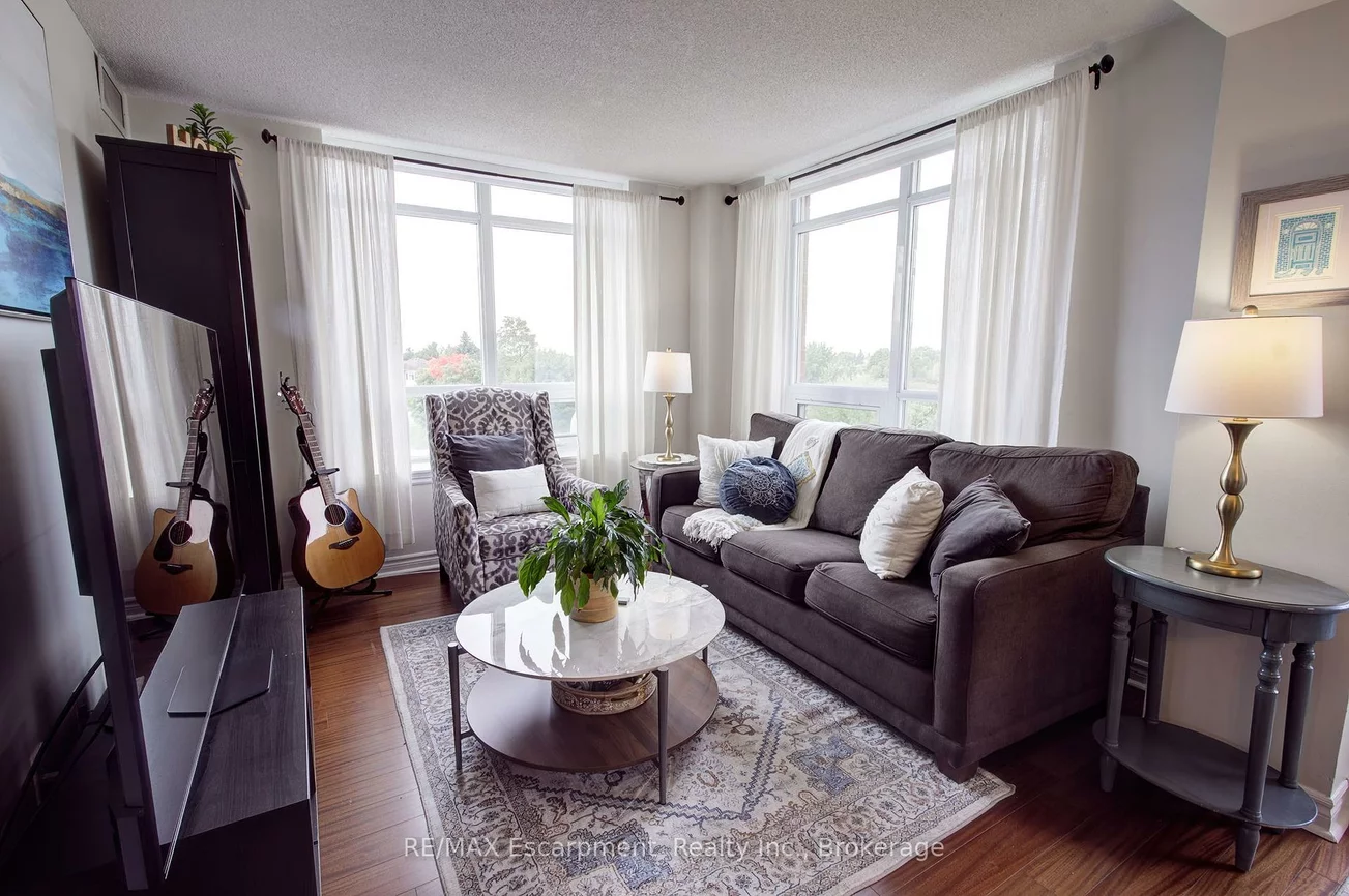 2325, Central Park, 1015 - RO River Oaks, Oakville