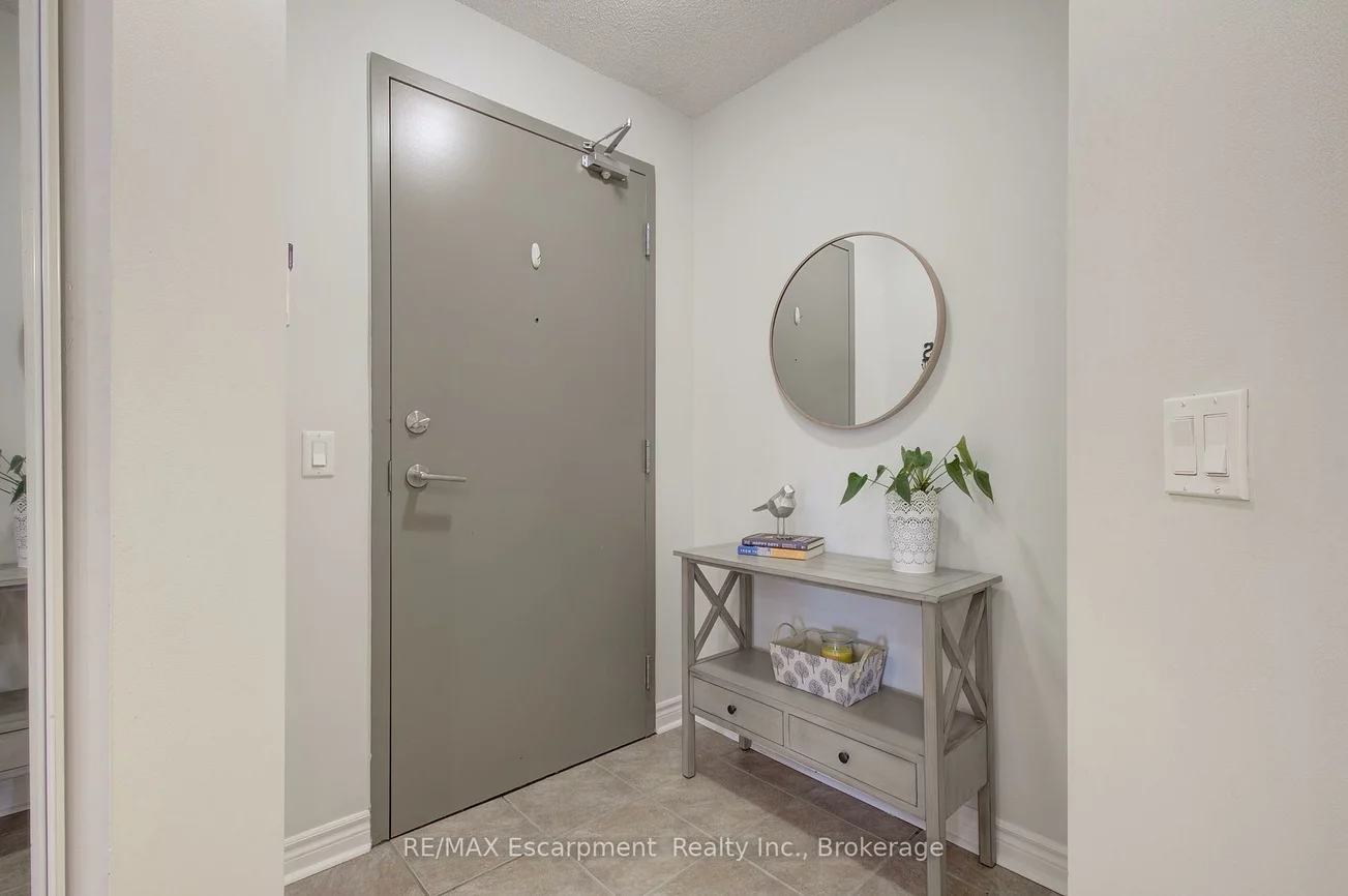 2325, Central Park, 1015 - RO River Oaks, Oakville