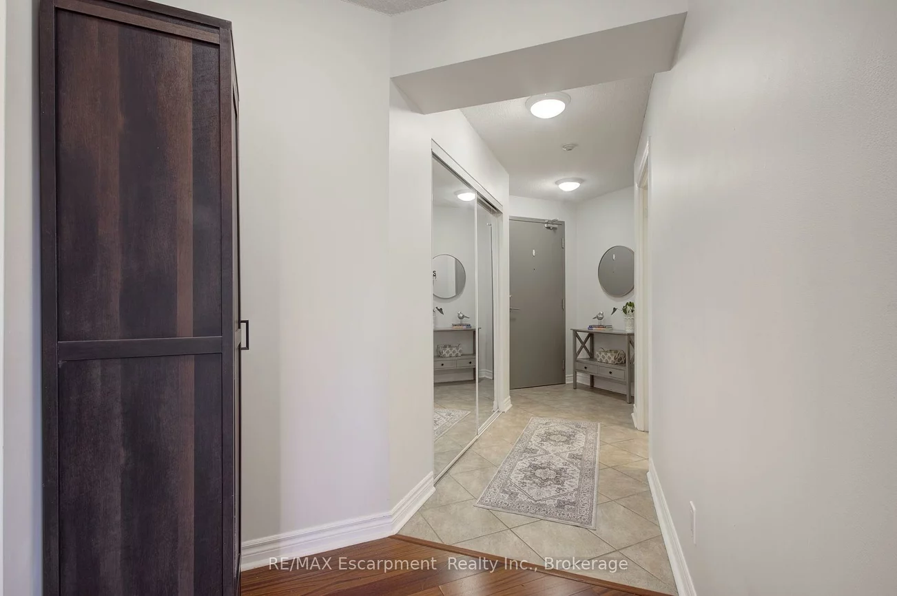 2325, Central Park, 1015 - RO River Oaks, Oakville