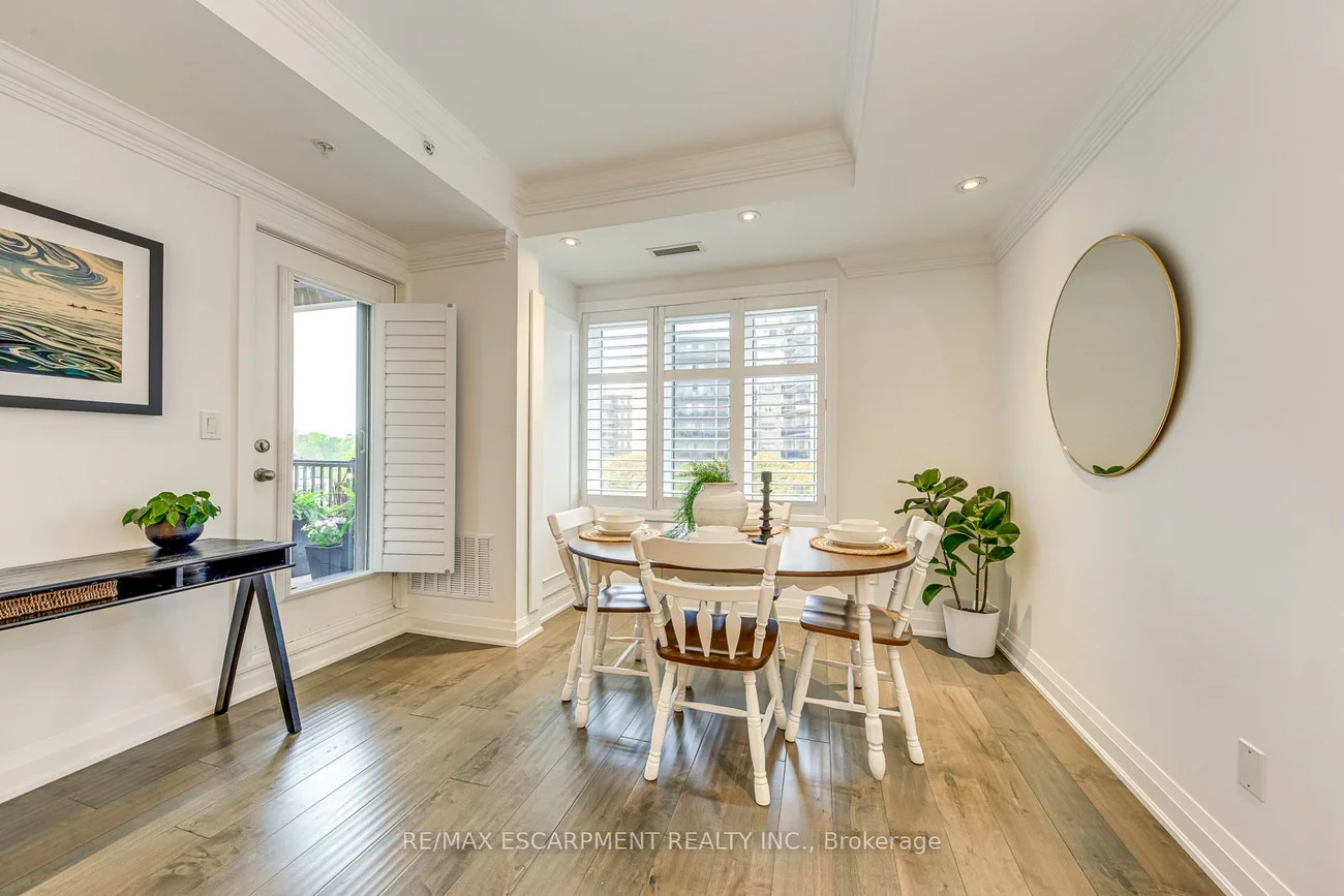 70, Stewart, 1002 - CO Central, Oakville
