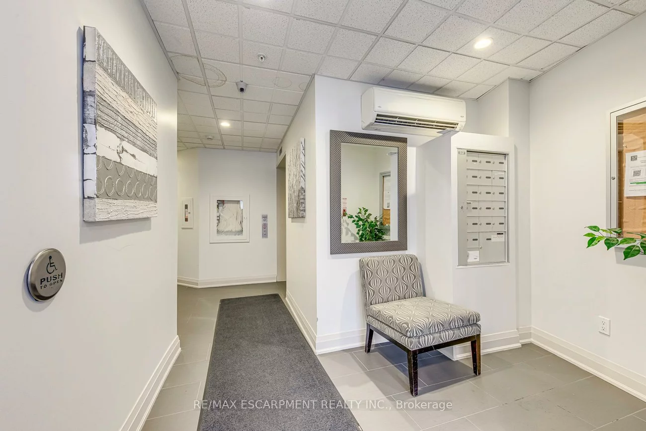 70, Stewart, 1002 - CO Central, Oakville