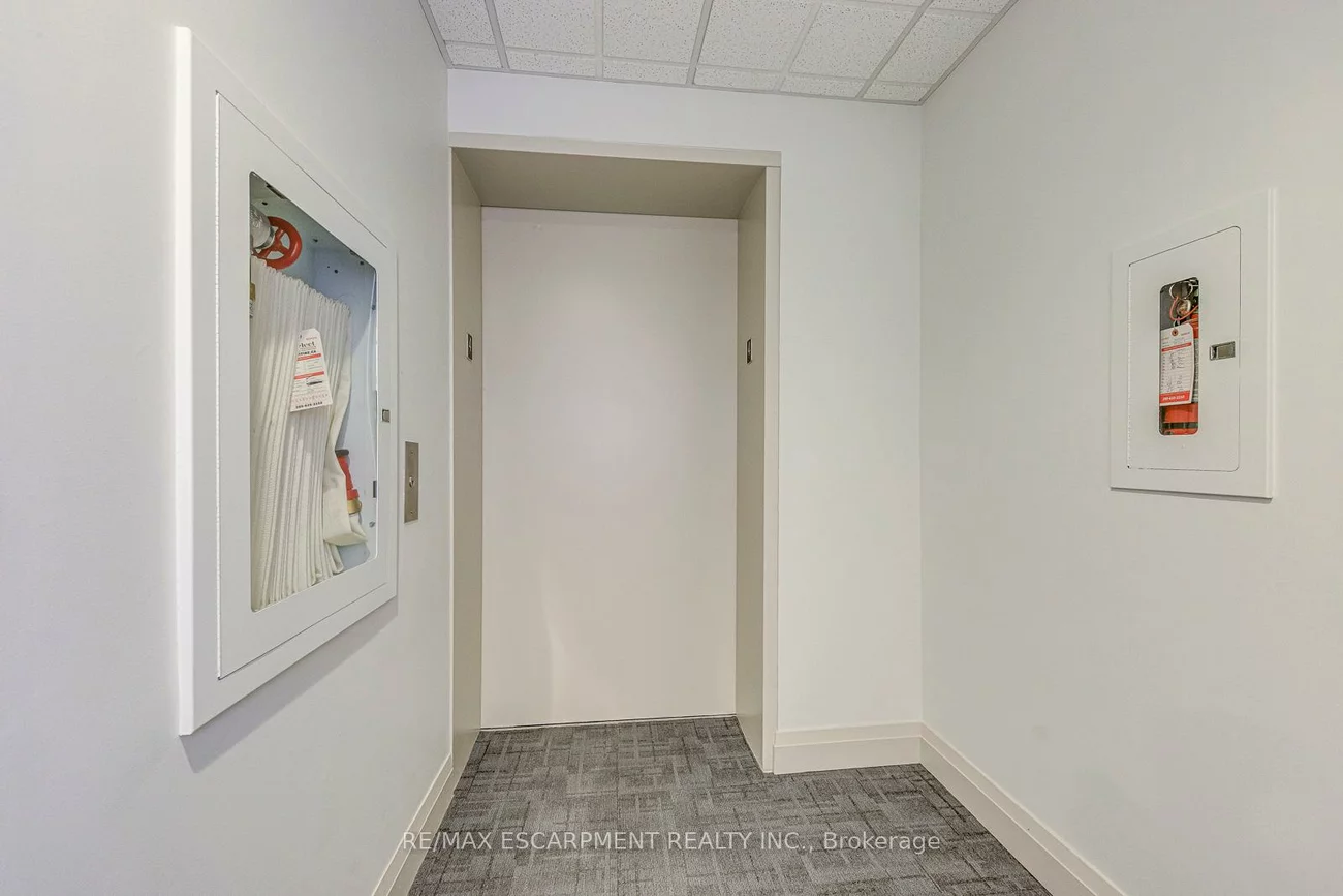 70, Stewart, 1002 - CO Central, Oakville