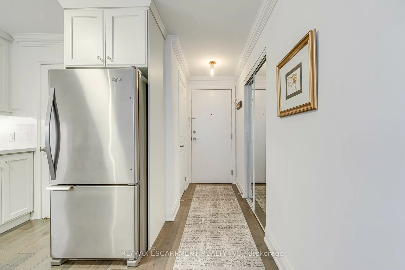 70, Stewart, 1002 - CO Central, Oakville