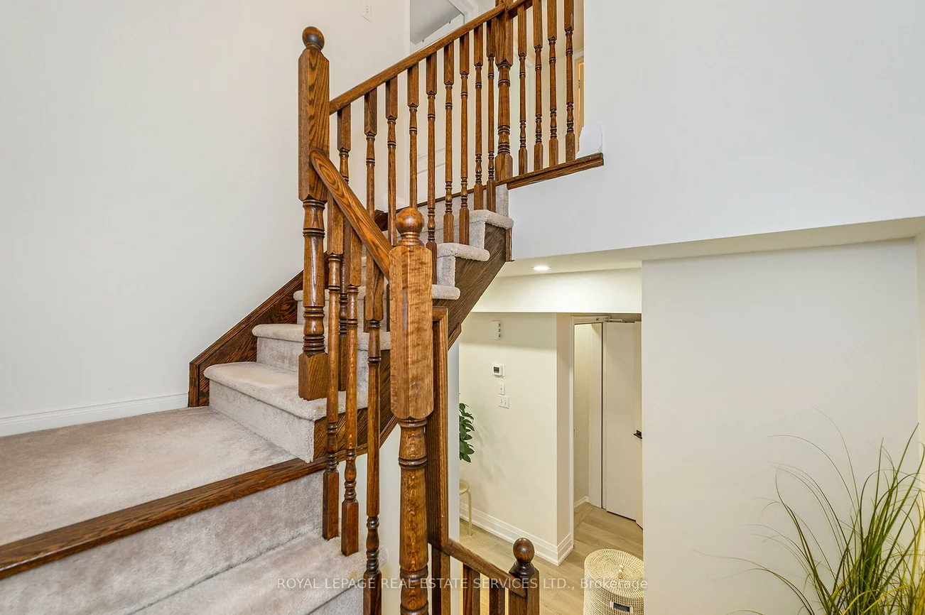 19, Hays, 1015 - RO River Oaks, Oakville