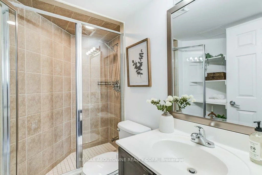 2325, Central Park, 1015 - RO River Oaks, Oakville