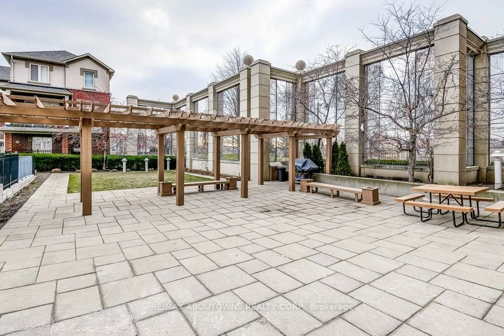 2325, Central Park, 1015 - RO River Oaks, Oakville