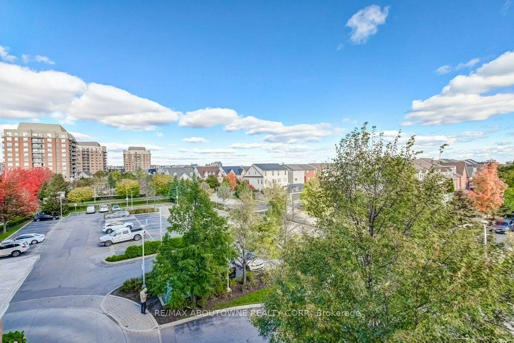 2325, Central Park, 1015 - RO River Oaks, Oakville