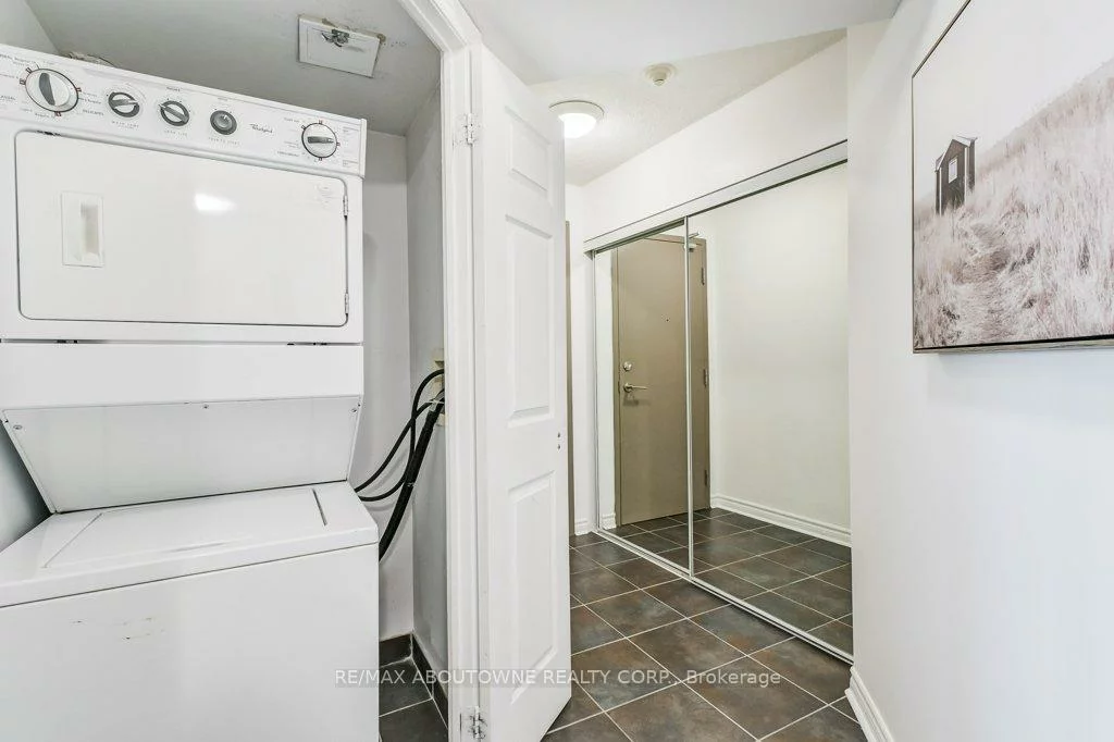 2325, Central Park, 1015 - RO River Oaks, Oakville