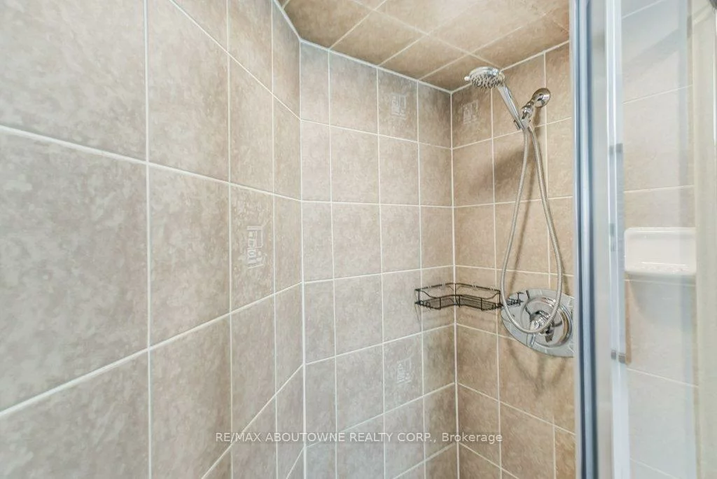 2325, Central Park, 1015 - RO River Oaks, Oakville