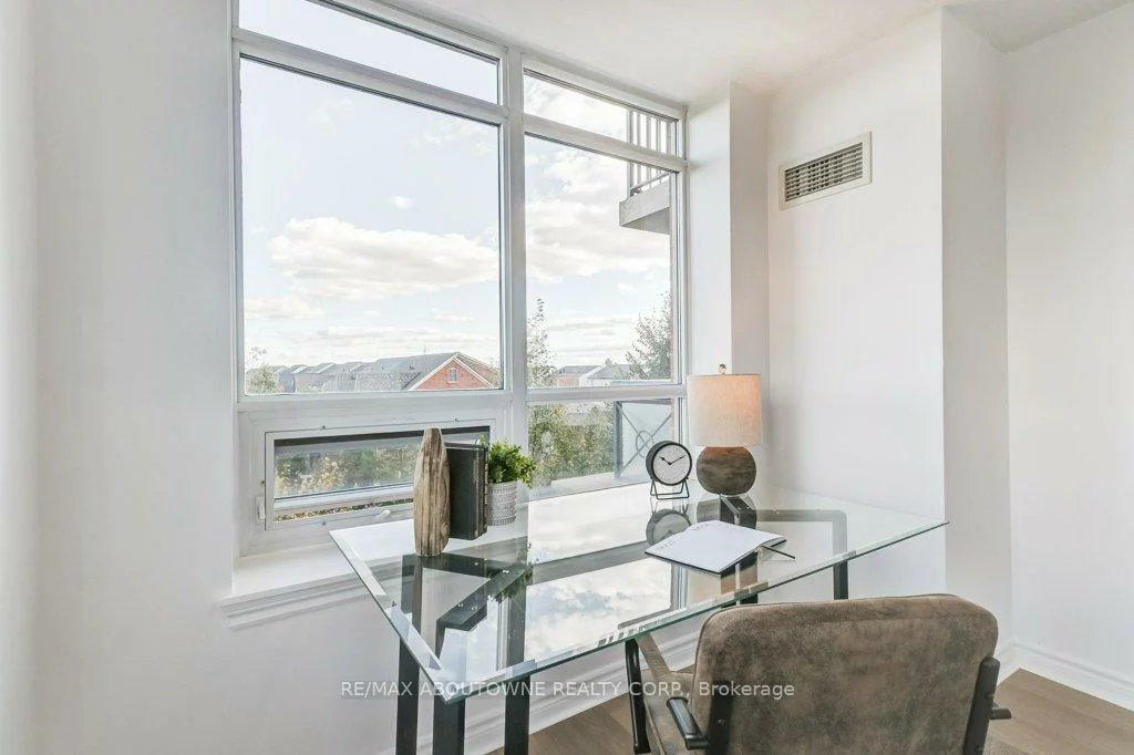 2325, Central Park, 1015 - RO River Oaks, Oakville