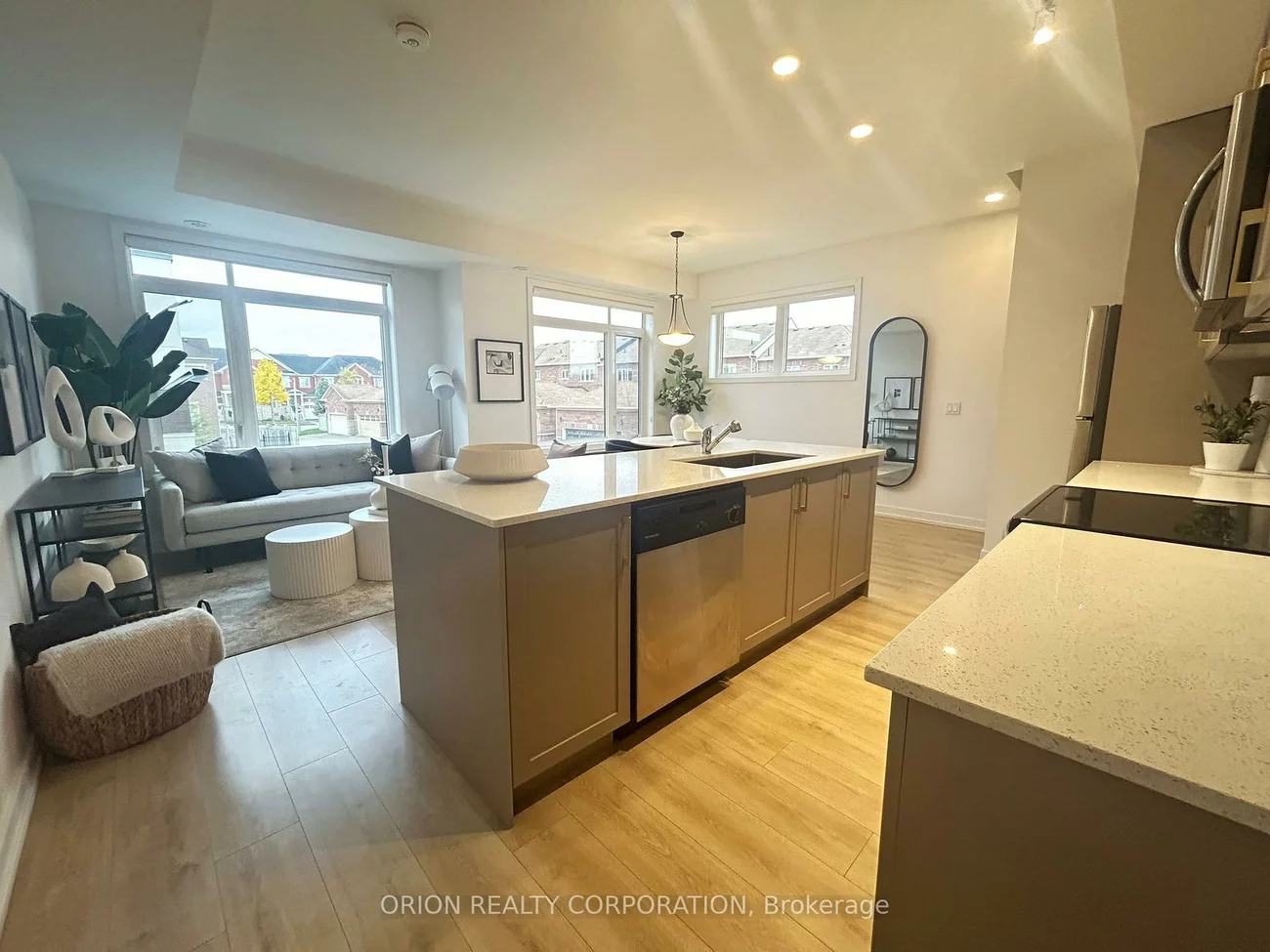 3078, Sixth, 1008 - GO Glenorchy, Oakville