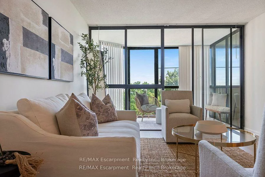 1230, Marlborough, 1003 - CP College Park, Oakville