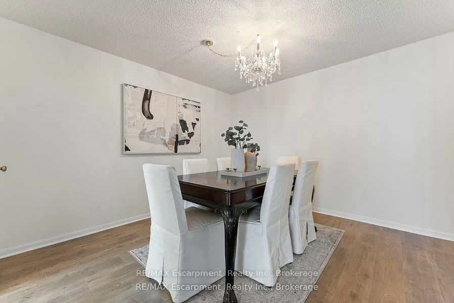 1230, Marlborough, 1003 - CP College Park, Oakville