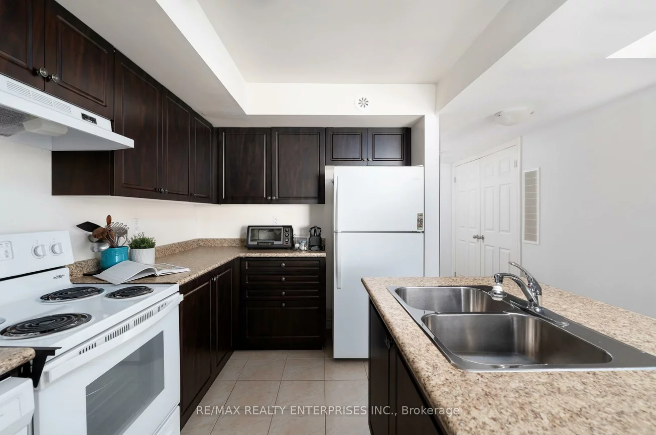 2420, Baronwood, 1019 - WM Westmount, Oakville