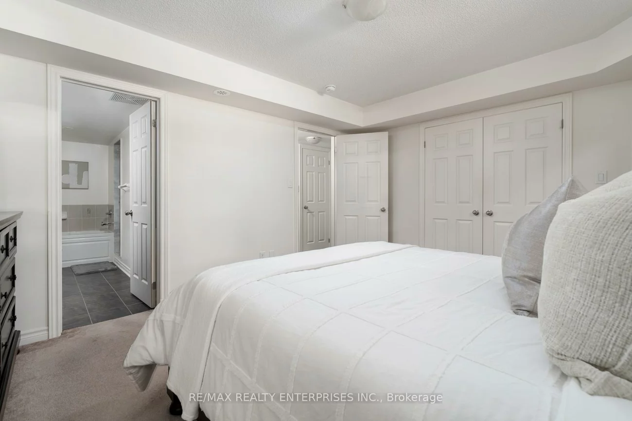 2420, Baronwood, 1019 - WM Westmount, Oakville