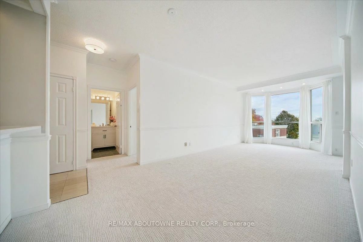 2511, Lakeshore, 1001 - BR Bronte, Oakville