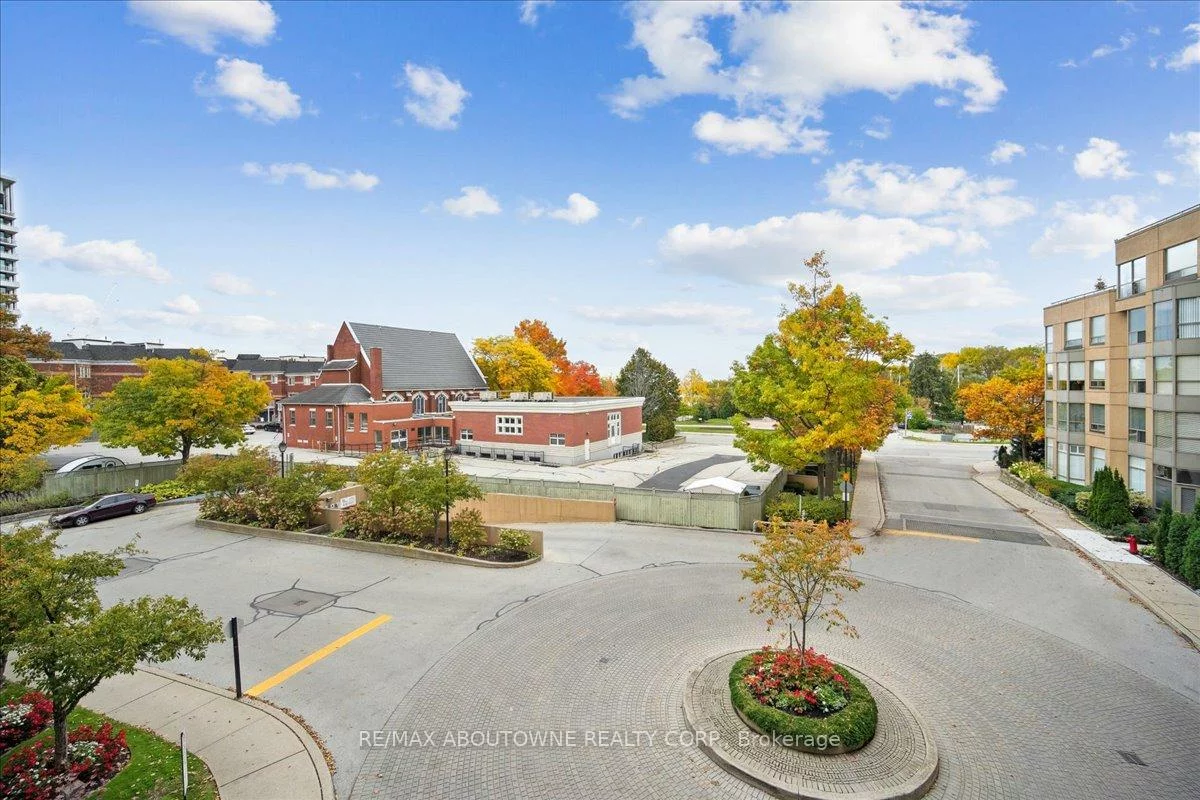 2511, Lakeshore, 1001 - BR Bronte, Oakville