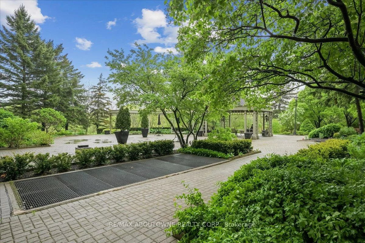 2511, Lakeshore, 1001 - BR Bronte, Oakville