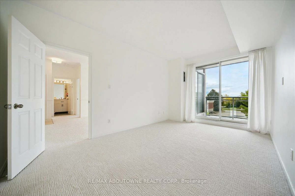 2511, Lakeshore, 1001 - BR Bronte, Oakville