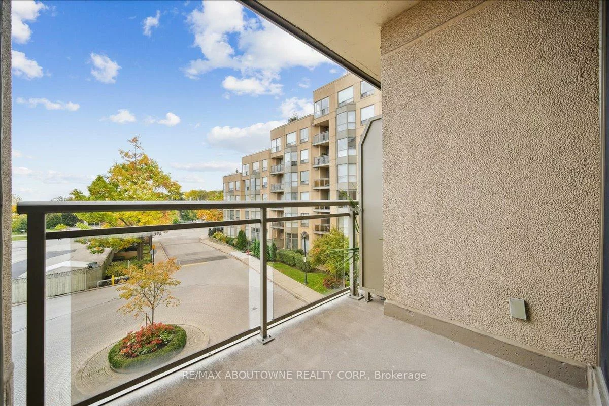 2511, Lakeshore, 1001 - BR Bronte, Oakville