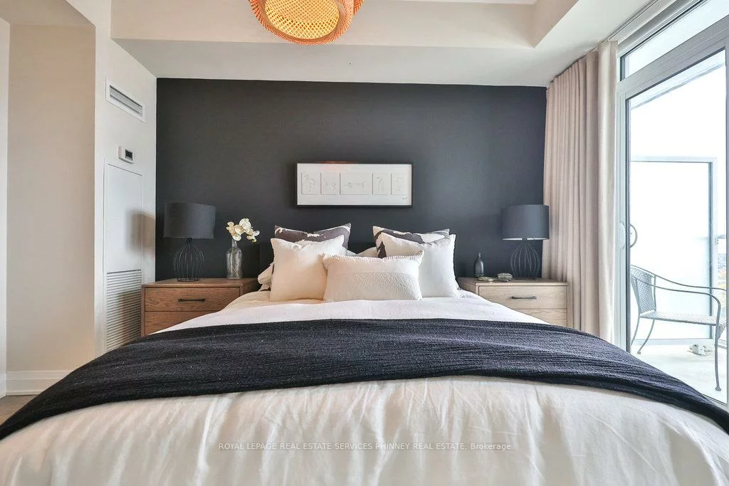 55, SPEERS, 1014 - QE Queen Elizabeth, Oakville