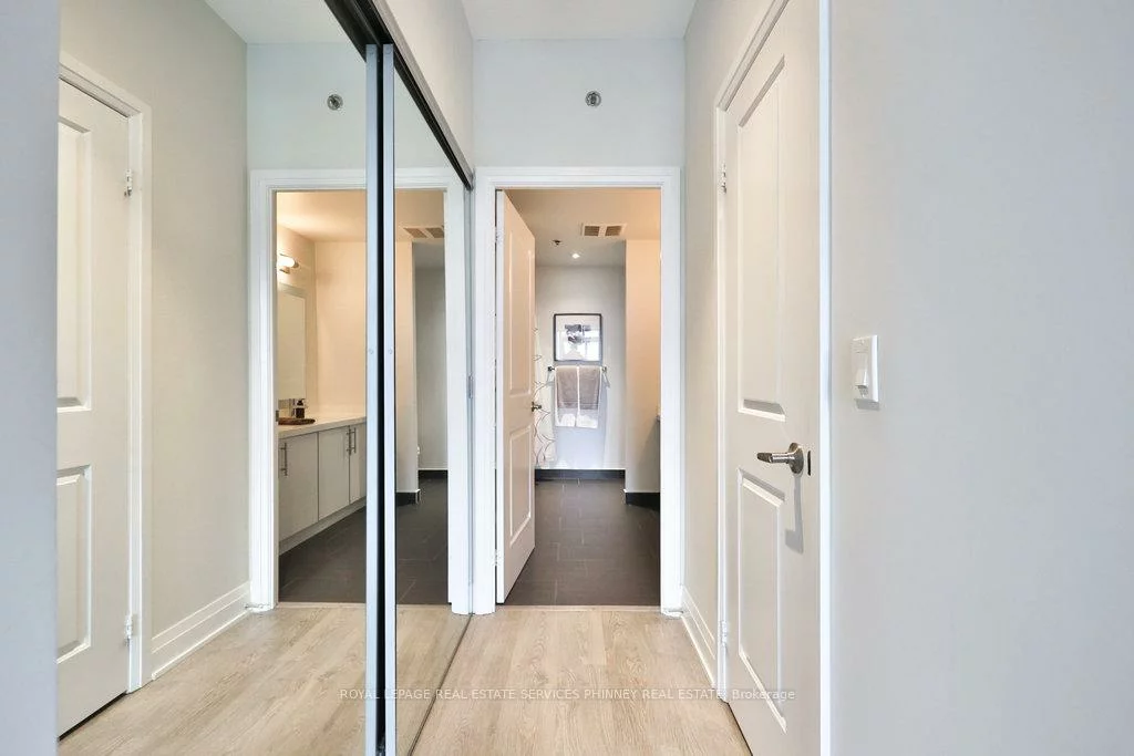 55, SPEERS, 1014 - QE Queen Elizabeth, Oakville