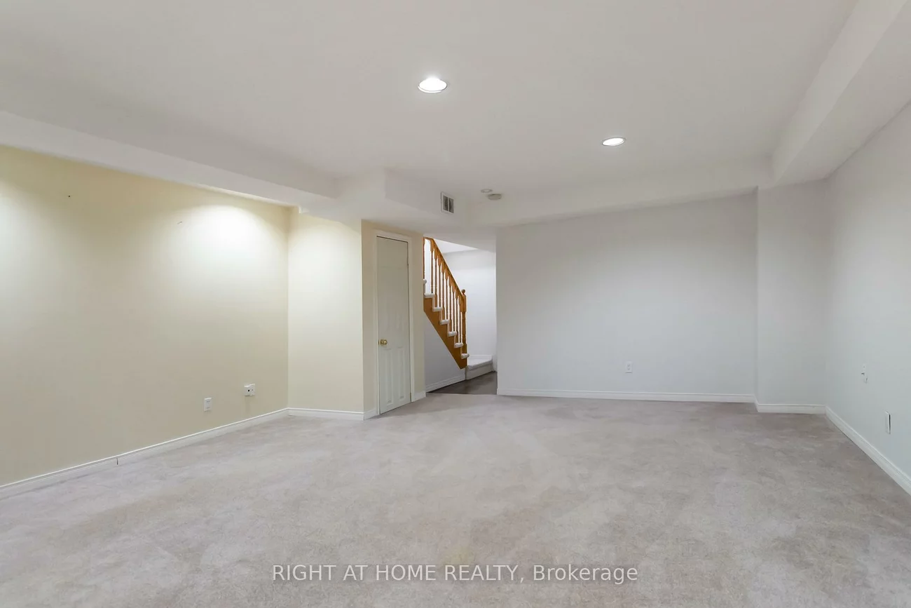 1520, Reeves, 1007 - GA Glen Abbey, Oakville