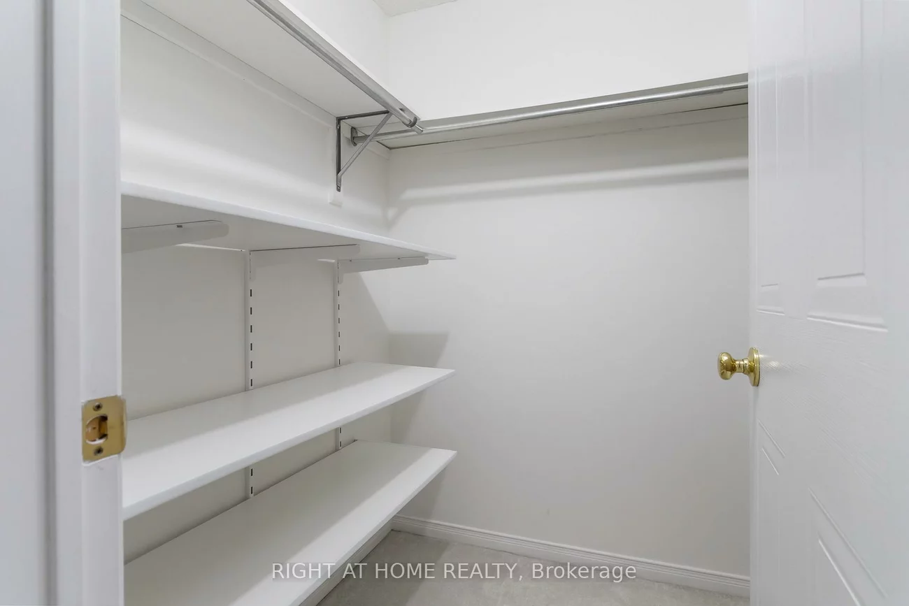 1520, Reeves, 1007 - GA Glen Abbey, Oakville