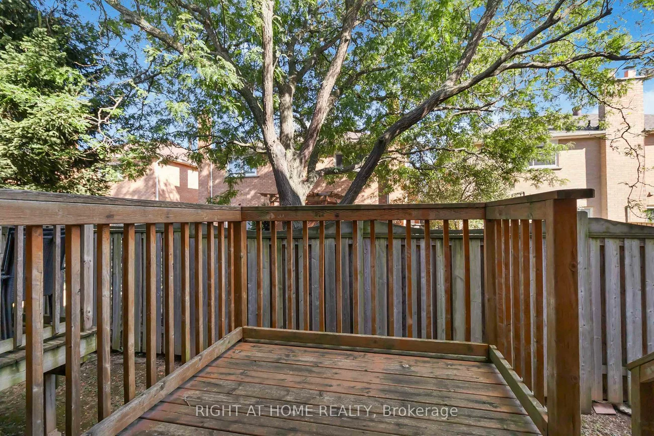 1520, Reeves, 1007 - GA Glen Abbey, Oakville