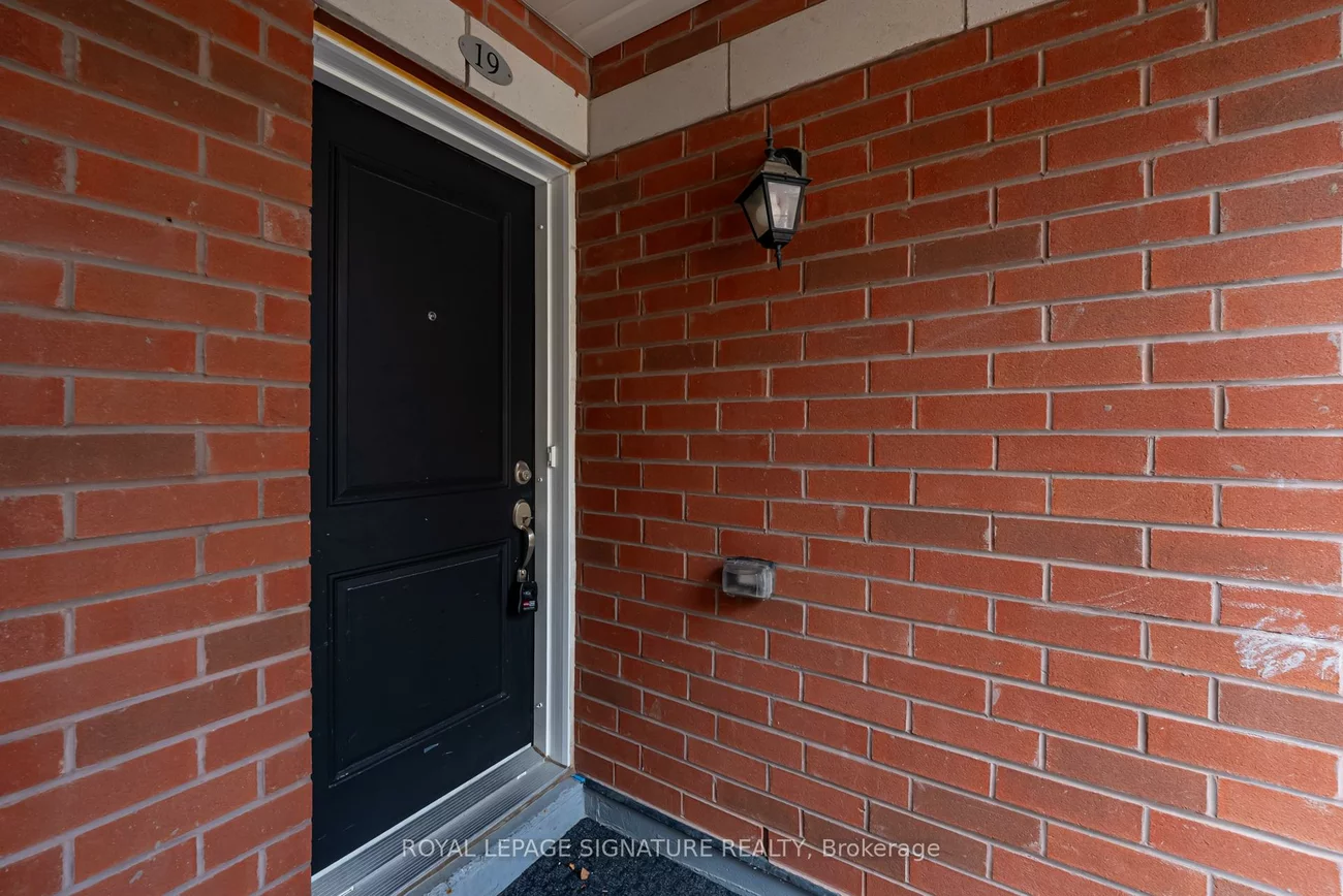 2492, Post, 1015 - RO River Oaks, Oakville