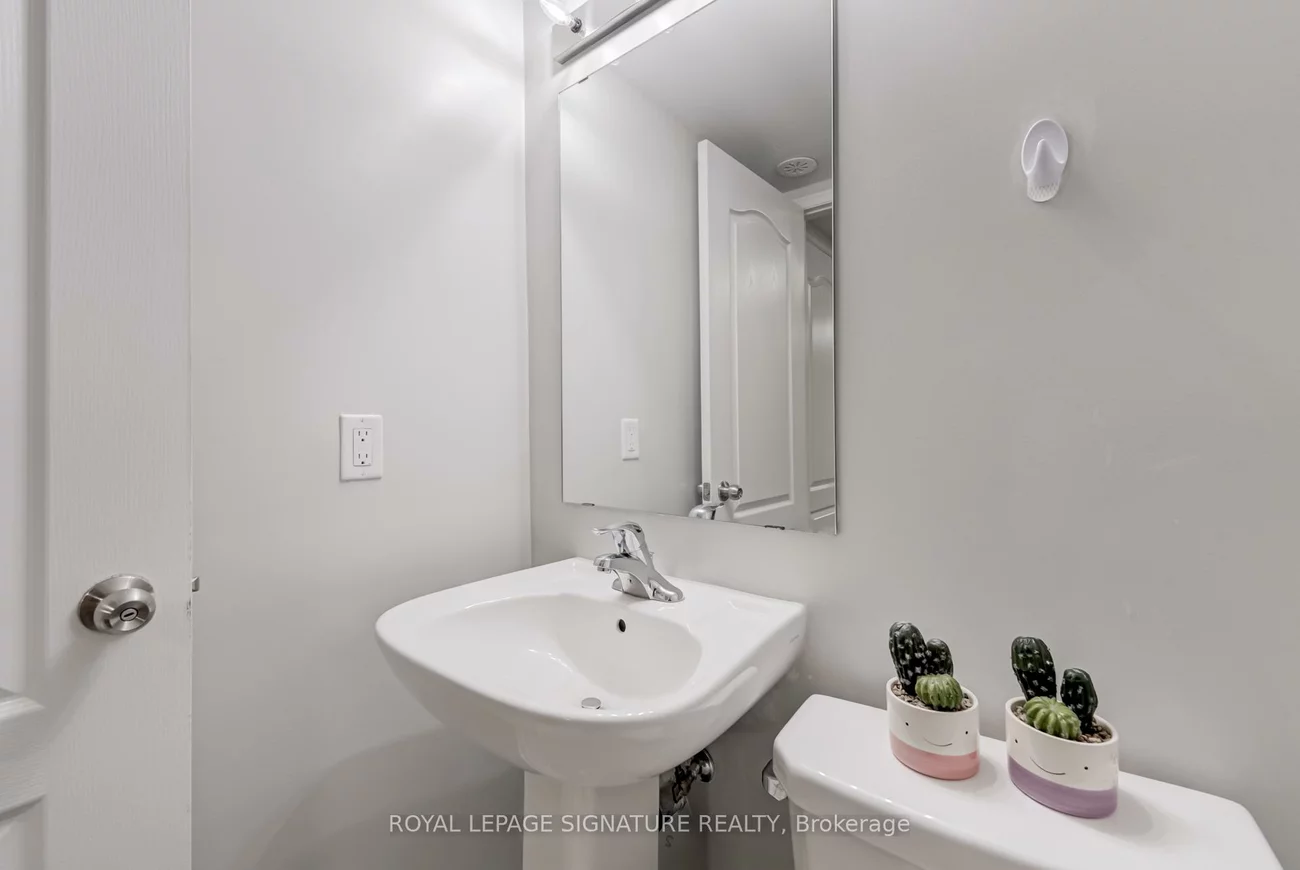 2492, Post, 1015 - RO River Oaks, Oakville