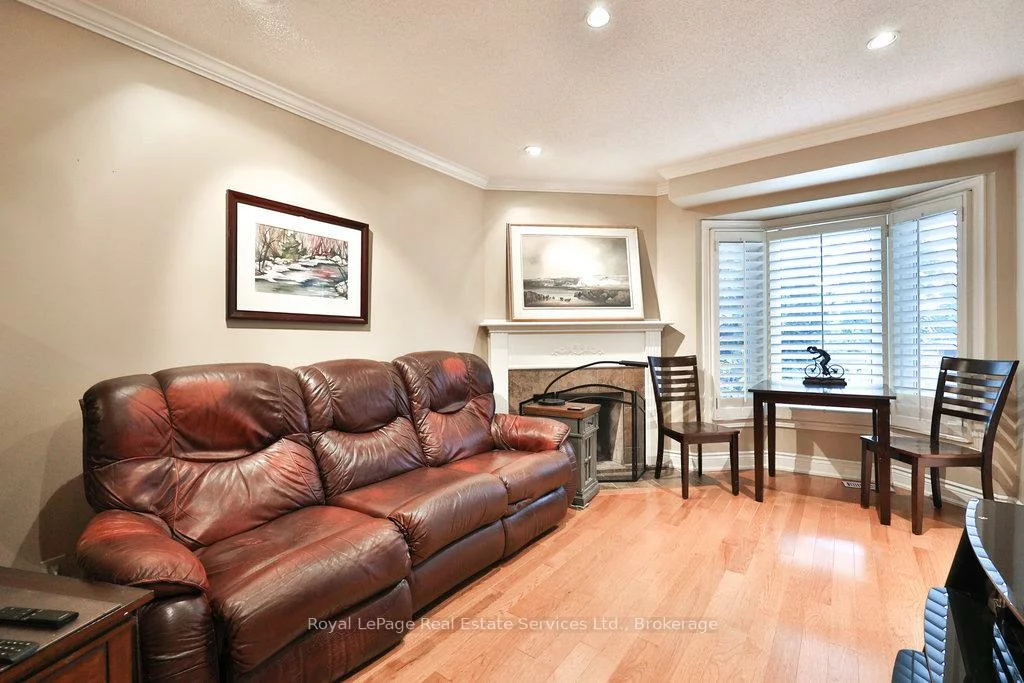 2318, Marine, 1001 - BR Bronte, Oakville